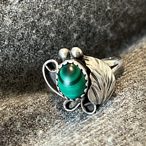 Sterling Malachite Ring-4.5 - Picture 2 of 7